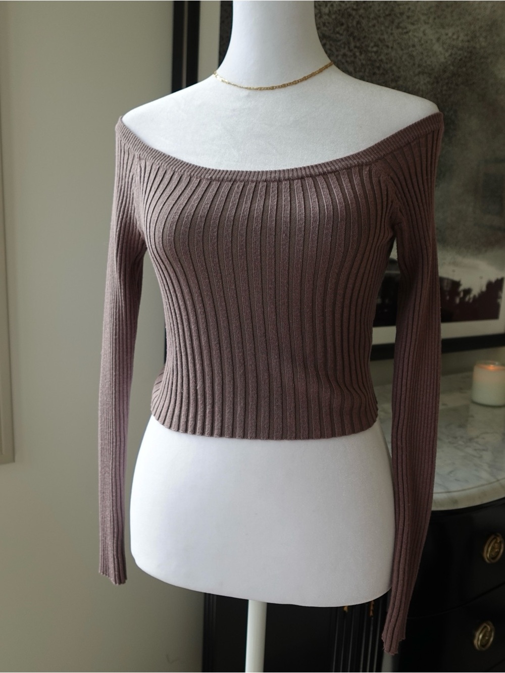 Missguided Ribbed Off-Shoulder Long Sleeve cropped Sweater - Mauve Brown